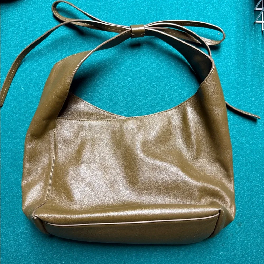 Reformation Small Vittoria Tote
$398 - Picture 3 of 7